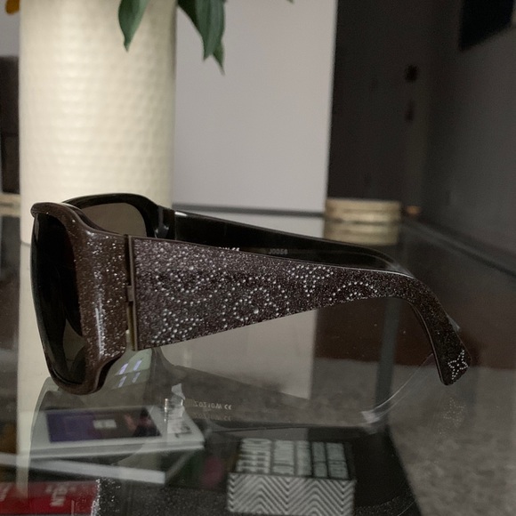 Louis Vuitton 100% Authentic Sunglasses - Picture 5 of 11